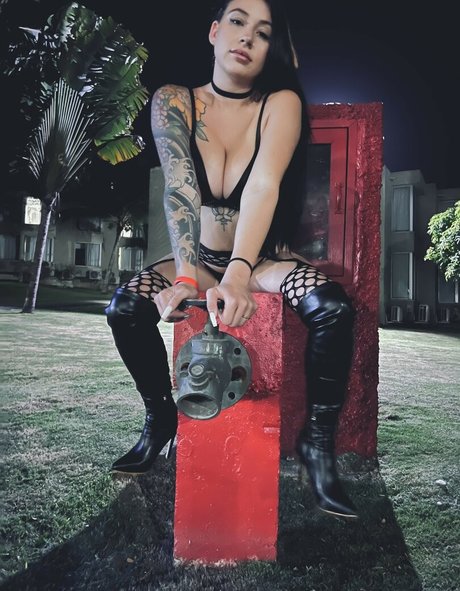 Casi Torres joli modèle galerie