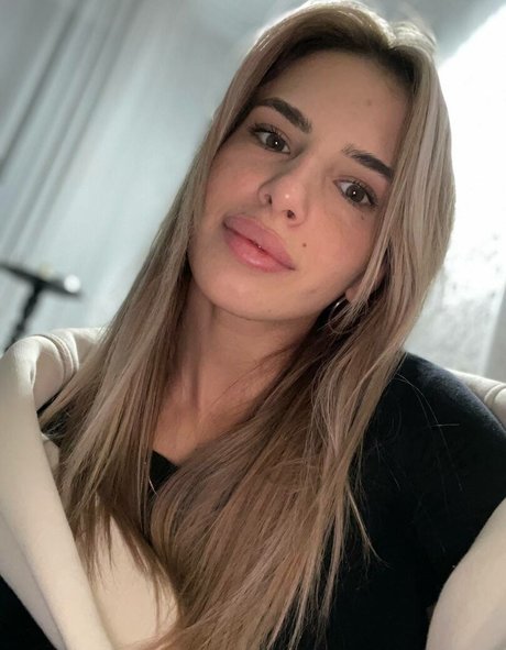 Kris Blow modèle érotique photo