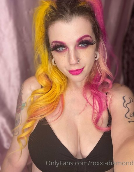 Roxxi Diamond haut modèle archive