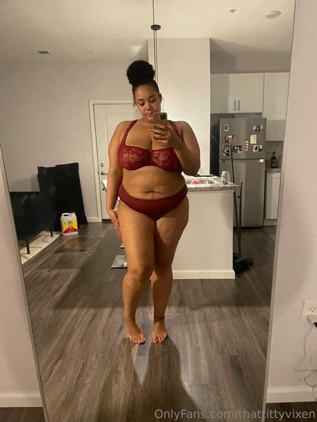 blonde aux gros seins onlyfans art chaud photos