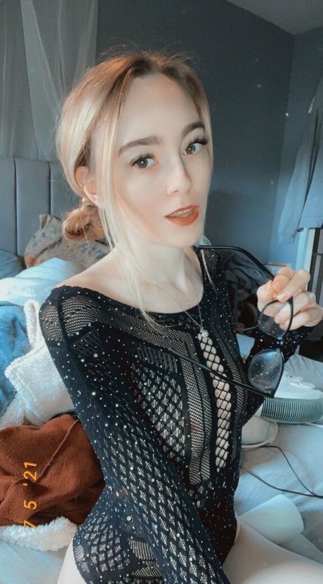 rousse aux gros seins onlyfans haut de gamme galeries