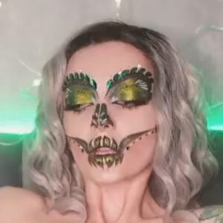 éjacule sur la langue onlyfans assez gratuit photos