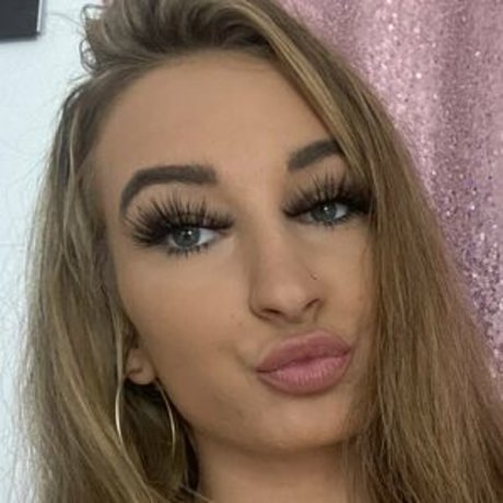 Alessia Luna étoile adulte collection