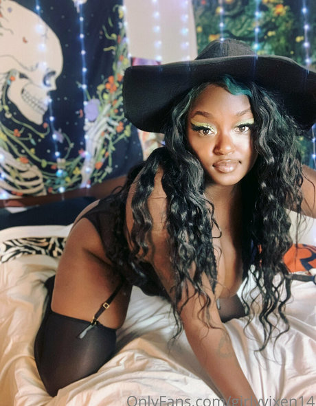 girlyvixxxen actrice de nus images