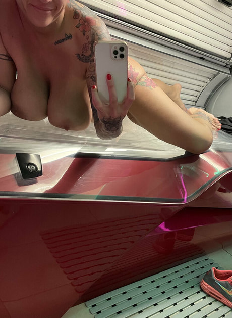 Laura Orsolya modèle artistique photo