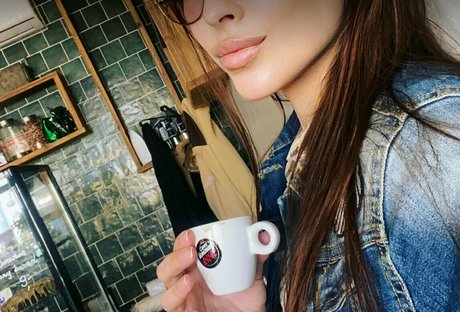 fans asiatiques de findom uniquement parfait xxx collection