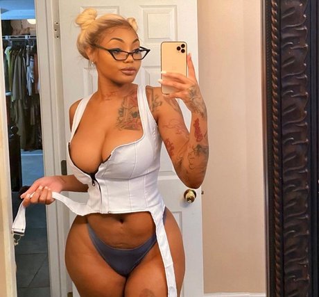 vieille milf onlyfans belle hd galeries