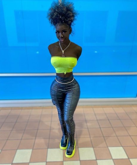 Lazelle Doll sexe star du porno image