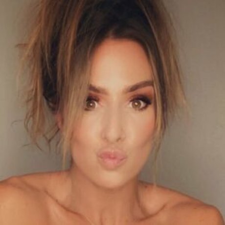 bronzage uniquementfans nus chauds image