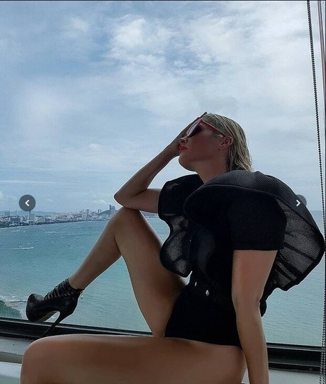 Tatiana Laurens actrice nue galerie