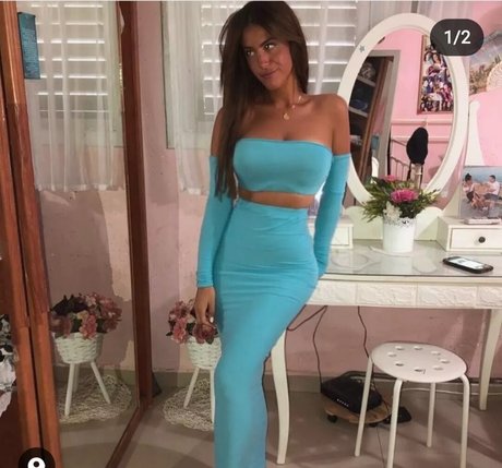 Tehila emergi modèle joli des photos