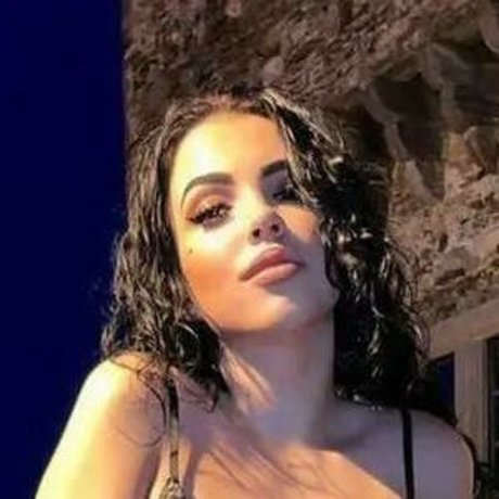 brune en levrette onlyfans joli sexe des photos