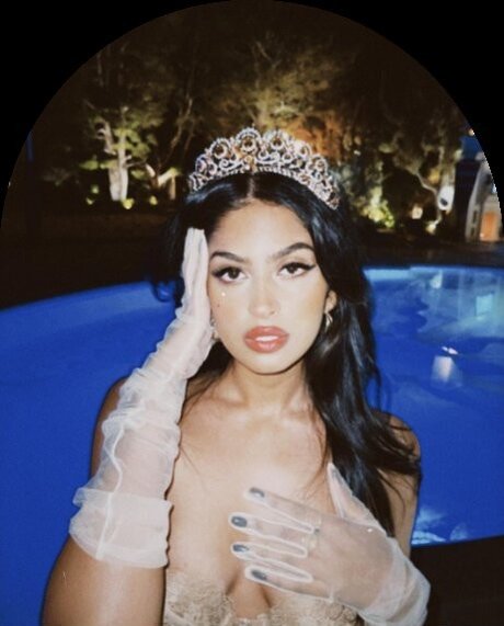 chaton courbé onlyfans haut de gamme des photos