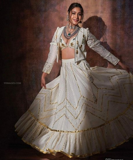 Surbhi Chandna modèle xxx galerie