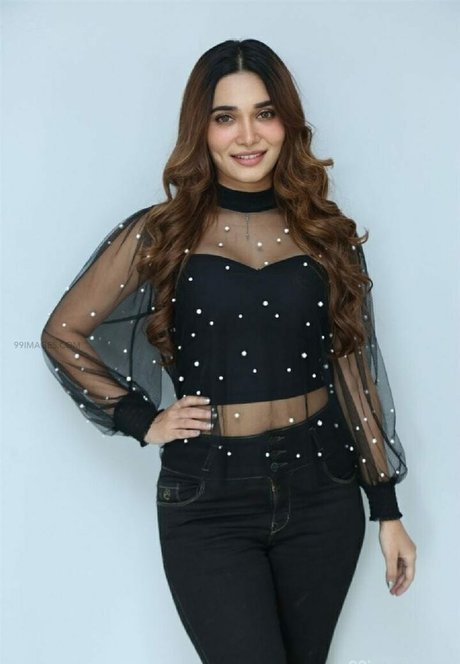 Jenifer Emmanuel modèle parfait photo