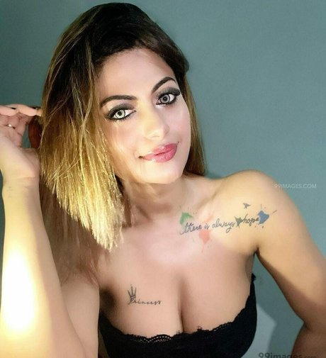 Suhaani Laskar star du porno gratuit collection