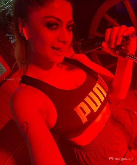 Suhaani Laskar étoile adulte archive