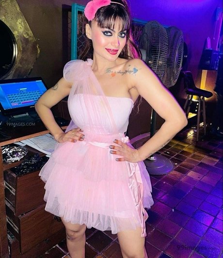 fans asiatiques de findom uniquement art de haute qualité photo