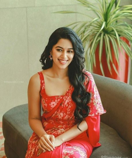 Mirnalini Ravi modèle magnifique images