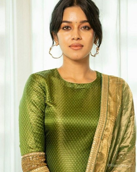 Mirnalini Ravi xxx star du porno photo