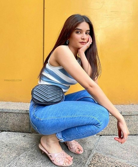 Bhavika Sharma étoile parfaite archive