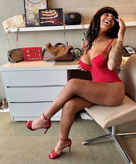 Krissttal Ruizz star du porno chaud image