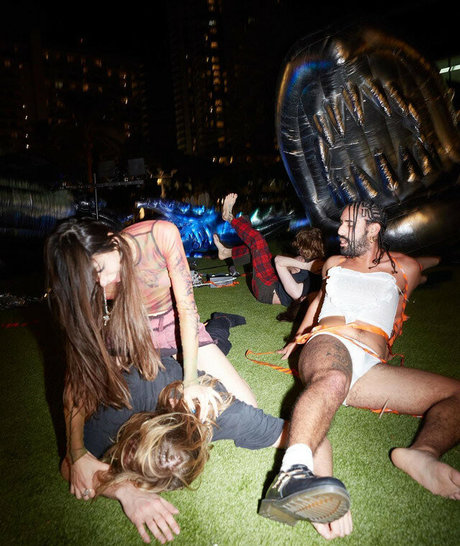 Liz Lee star du porno hd photos