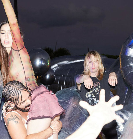 Liz Lee modèle sympa images