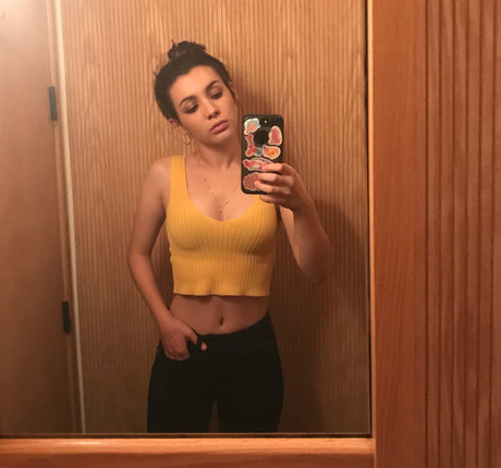 Hannah Marks modèle meilleur galerie