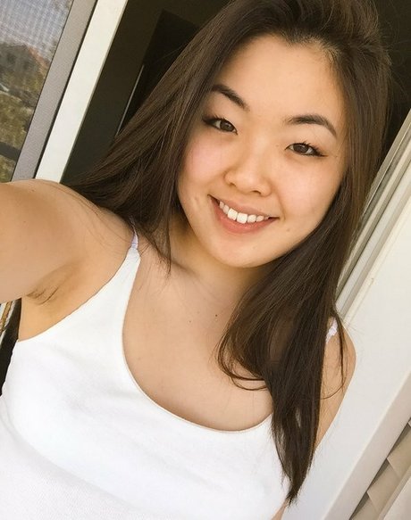 Minaskye étoile érotique image