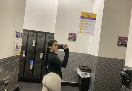 sambrizuelaa actrice adulte img