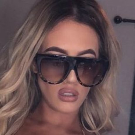 milf aux cheveux noirs onlyfans des nus parfaits collection