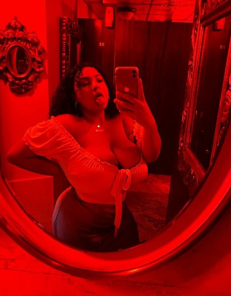 Deanelizyunes xxx étoile img