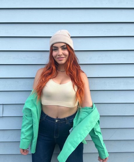 Alicia Atout modèle pornographique image