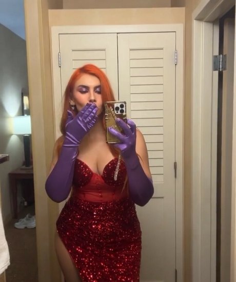 Alicia Atout belle star du porno photo