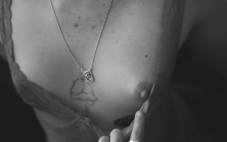 Isa Provati joli modèle archive