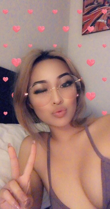 Axnuwin actrice érotique image