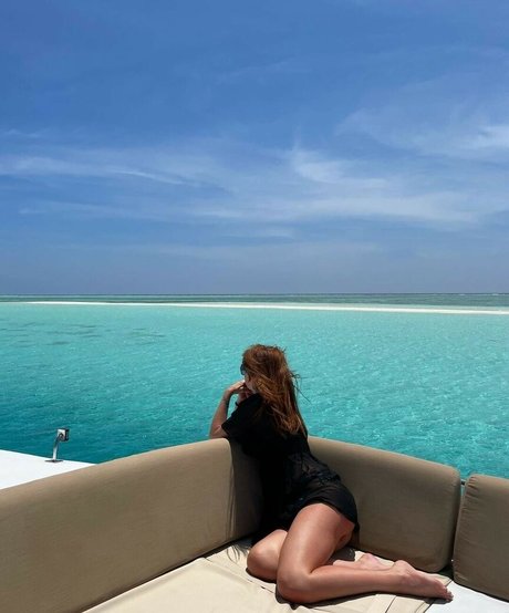 Annalisa Scarrone art modèle images