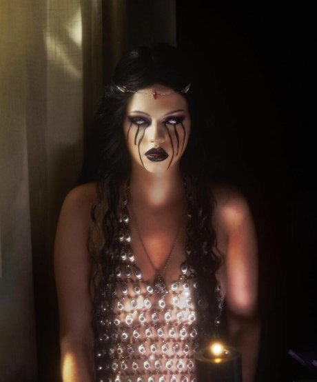 Emma Karla Peet star du porno sympa des photos