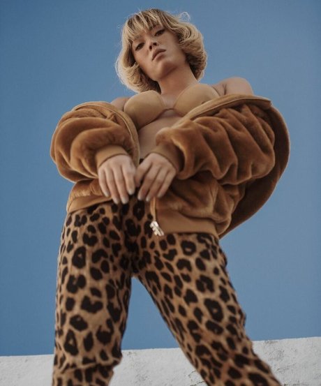 Danni Suzuki nus de stars du porno archive