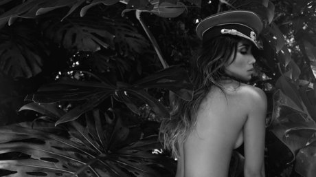 Danni Suzuki modèle hd archive