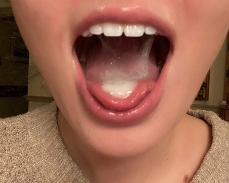 widdifullilac actrice chaude photos