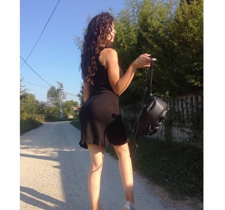 gros seins branlette espagnole onlyfans chaud joli images