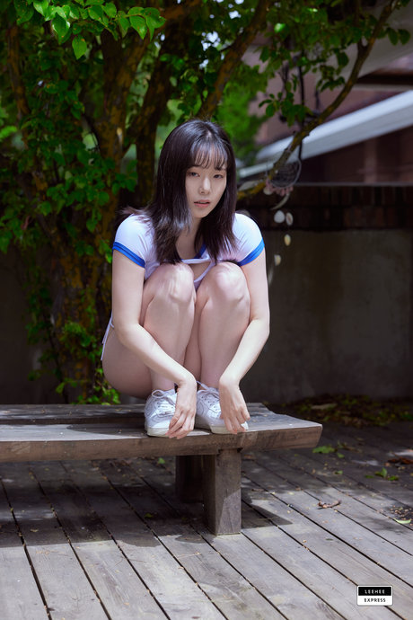 milf aux cheveux noirs onlyfans jolie et gratuite galeries