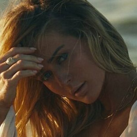 English Alexander actrice nue images