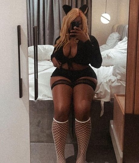 prizzkka actrice érotique img