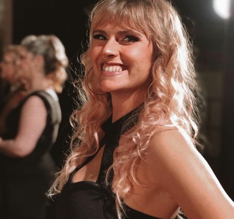 Sieren__Pole modèle chaud galerie