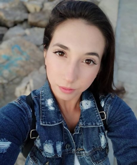 Athina Panteliou modèle hd photo