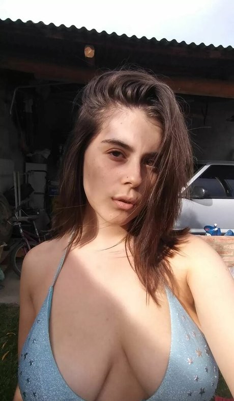 Ailin Marquez modèle artistique des photos