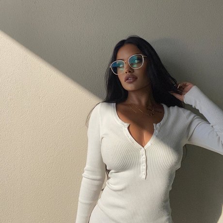 chaton potelé uniquementfans nu libre photo